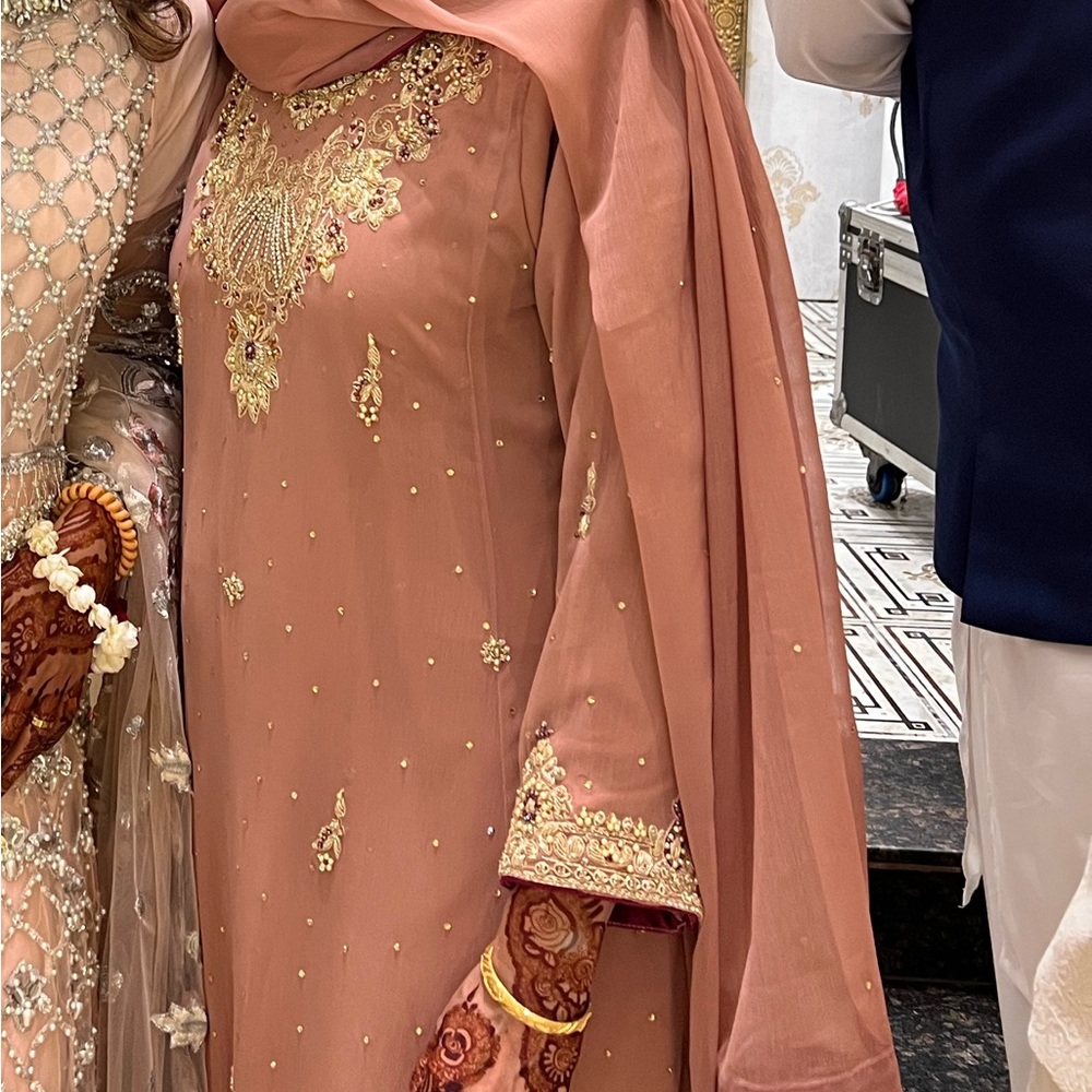 Pakistani Dress - Picture 3 of 3
